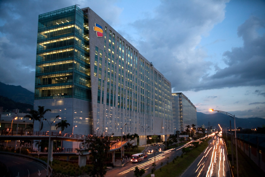 Edificio_Bancolombia_-_luces