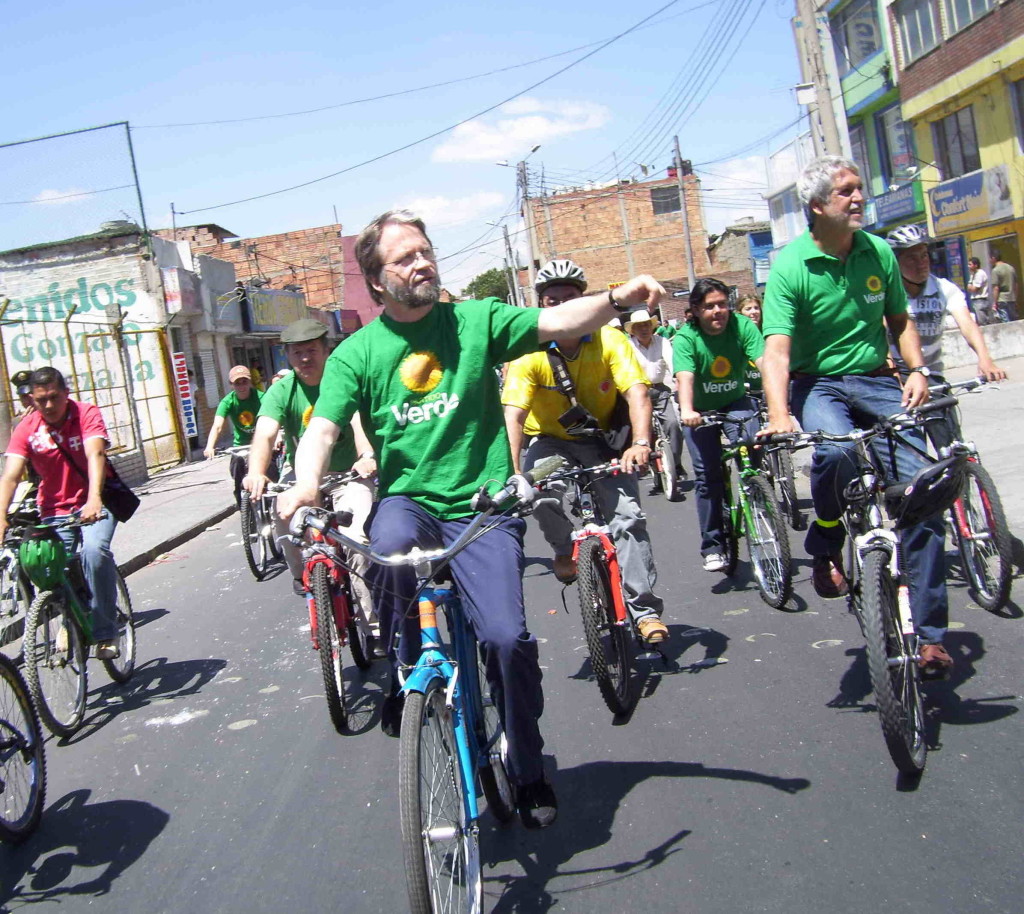 mockus-y-penalosa-en-bici